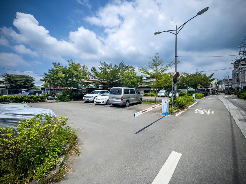 東勢區停一停車場-1